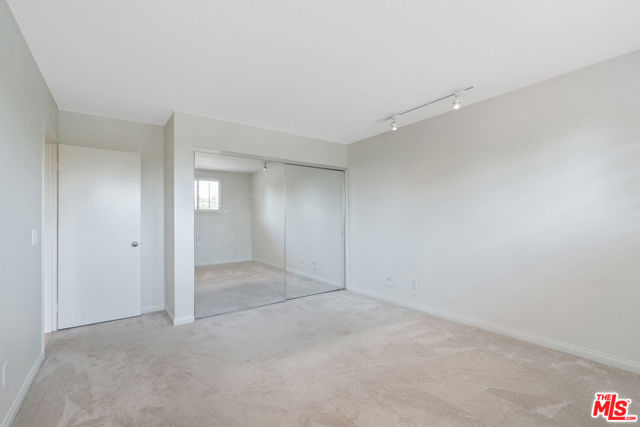 23454 Park Hermosa, Calabasas CA: https://media.crmls.org/mediaz/47e66c98-ecf7-40ce-b944-42d47ec472c1.jpg