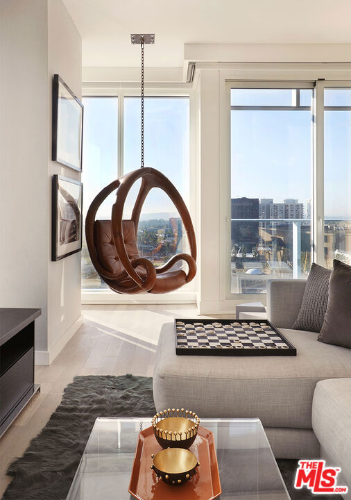 10000 SANTA MONICA Boulevard, Los Angeles CA: https://media.crmls.org/mediaz/47e67204-fdbc-4f18-987d-1d4f03ca0e0b.jpg