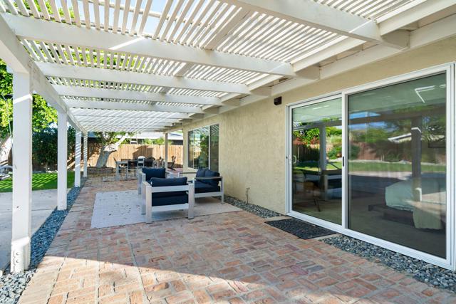 74277 Myrsine Avenue, Palm Desert CA: https://media.crmls.org/mediaz/47e760b4-62c2-4bfa-adbf-7d20be0a6d8d.jpg
