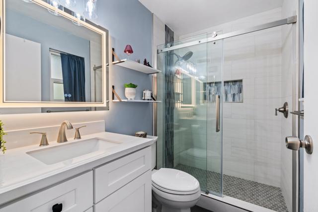 Home for Sale in Lakeside