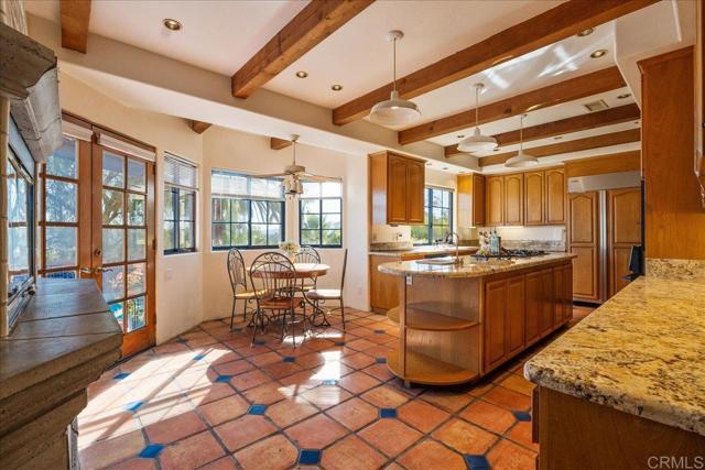 Detail Gallery Image 10 of 60 For 3577 Stonegate Pl, Fallbrook,  CA 92028 - 5 Beds | 6/1 Baths