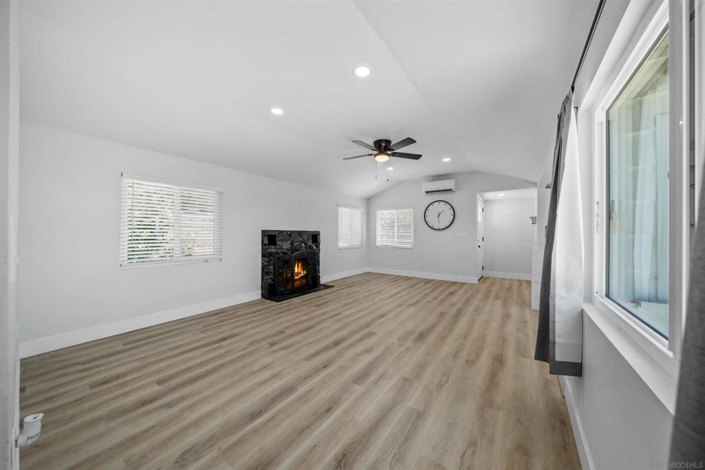 MLS #250045660SD image #9