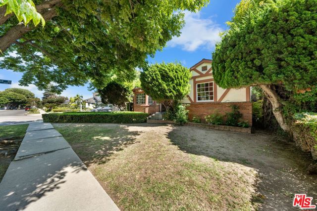 12000 Navy Street, Los Angeles, California 90066, 3 Bedrooms Bedrooms, ,2 BathroomsBathrooms,Single Family Residence,For Sale,Navy,24432909