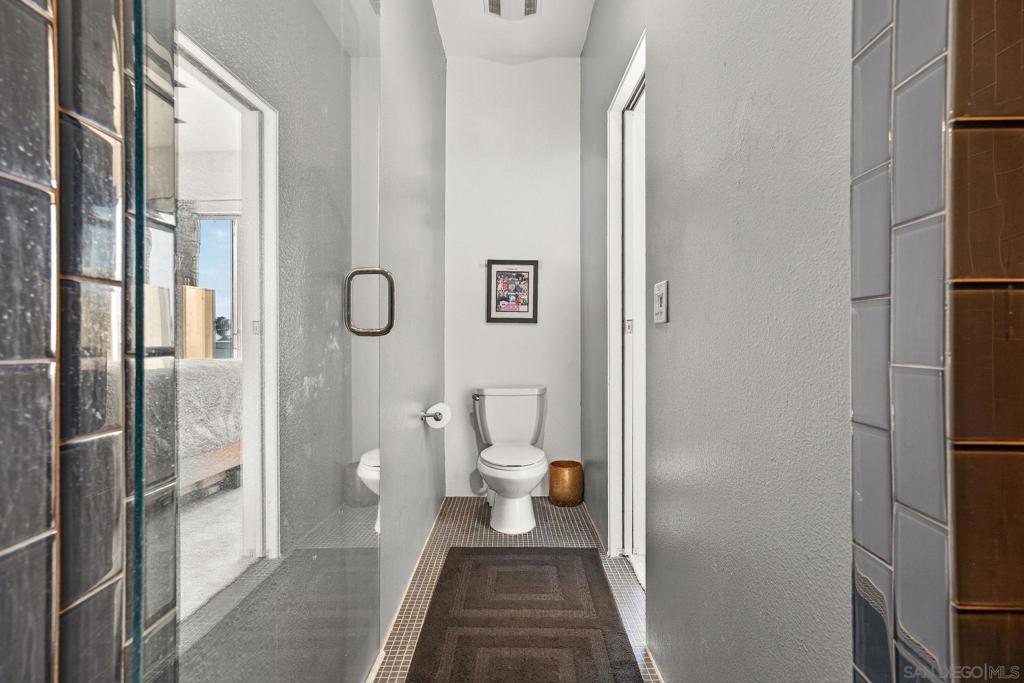 https://media.crmls.org/mediaz/47e9308a-98ad-4d0b-b084-e55fe554f292.jpg?preset=X-Large