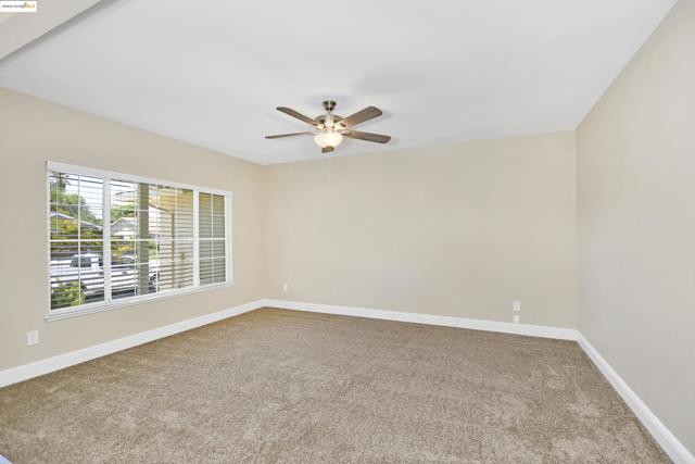 2086 Oakridge Ln, Pittsburg CA: https://media.crmls.org/mediaz/47e95061-6337-455c-b116-281f9a982fe0.jpg