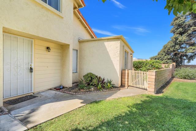 801 Caminito Azul, Carlsbad CA: https://media.crmls.org/mediaz/47e9f2e9-cbc9-4954-8186-4584689efc5a.jpg