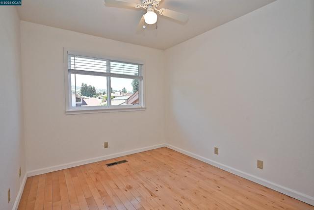 5091 Saint Celestine Ct, Concord CA: https://media.crmls.org/mediaz/47ea192e-ee38-4ac0-9405-38252c2f0eca.jpg