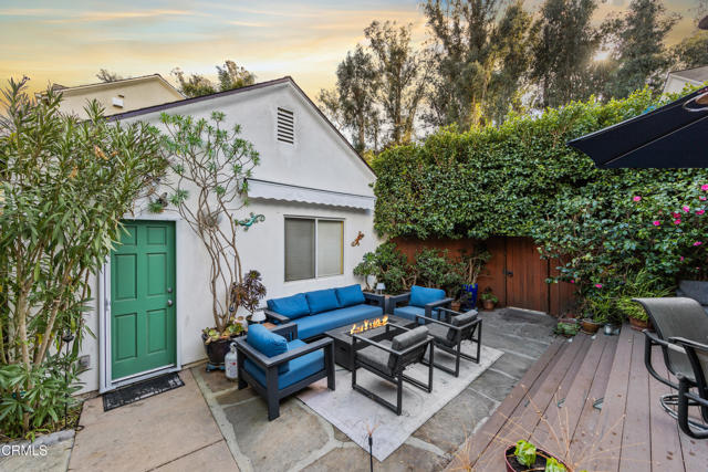 917 W W Victoria Street, Santa Barbara CA: https://media.crmls.org/mediaz/47eaa4ed-dd2a-4d98-a602-fa925600ca5d.jpg