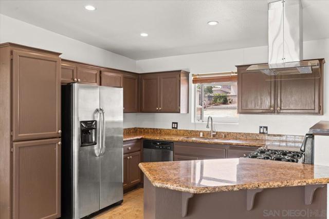 2035 Paradise St, San Diego CA: https://media.crmls.org/mediaz/47ebe966-a922-40ae-8e33-273040f34c10.jpg