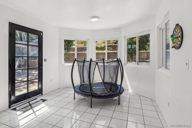 712 Paseo Del Rey, Chula Vista CA: https://media.crmls.org/mediaz/47ec00ca-8187-4999-afc7-e334d02343b8.jpg