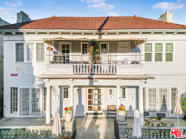 1944 Argyle Avenue, Los Angeles CA: https://media.crmls.org/mediaz/47ec26d8-934d-4dc1-9283-04bfc79ceccc.jpg