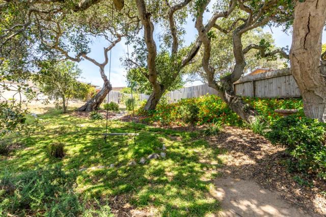 14892 Blue Oak Place, Salinas CA: https://media.crmls.org/mediaz/47ec307b-1589-4f8c-81a0-3f688a7edaa1.jpg