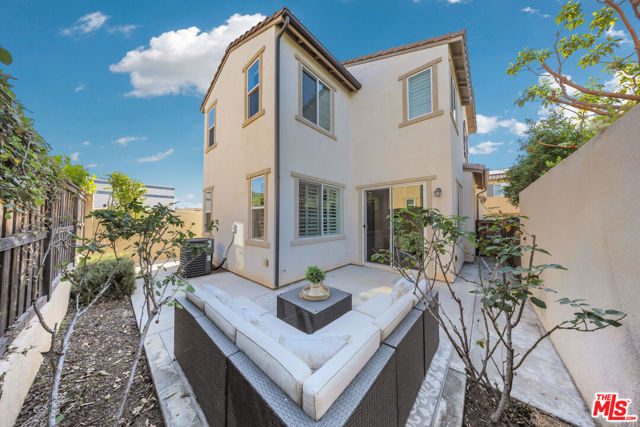 19 Linden Lane, Temple City CA: https://media.crmls.org/mediaz/47ec967b-c53a-4d69-bd66-33f00dca79b7.jpg