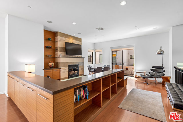 12936 Discovery, Los Angeles CA: https://media.crmls.org/mediaz/47ed0274-e4ca-41e6-bb74-5dc07d0815d0.jpg