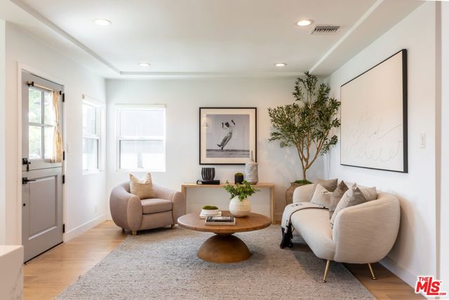 3840 Lyceum Avenue, Los Angeles CA: https://media.crmls.org/mediaz/47ed291a-783c-4f30-9204-fac7e3622d40.jpg