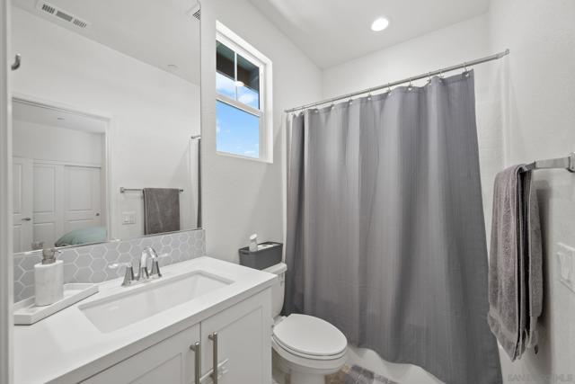 1235 Via Lucero, Oceanside CA: https://media.crmls.org/mediaz/47ed8212-2ed7-4001-b5f5-d8c14b9ee4d6.jpg