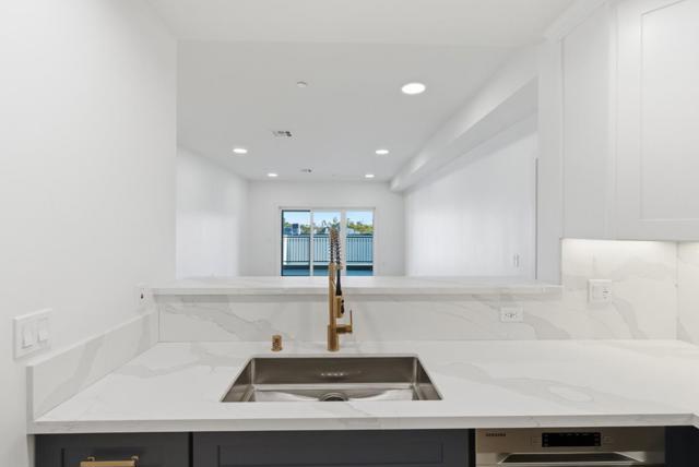 560 El Camino Real, San Carlos CA: https://media.crmls.org/mediaz/47ed890d-47fc-458e-9bf4-2febc8006170.jpg