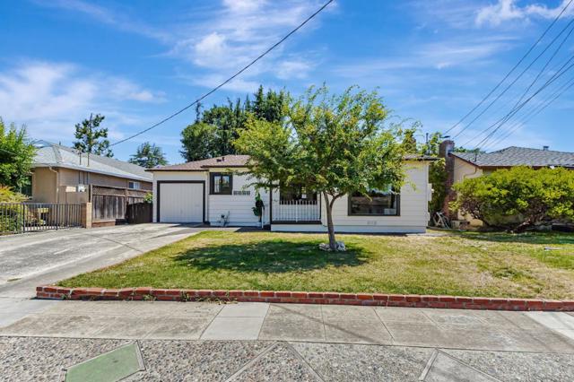 240 Delia Street, San Jose CA: https://media.crmls.org/mediaz/47ede959-a745-459b-a8d3-cae9e2f61e29.jpg