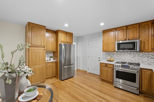 1463 Greenwood Avenue, San Carlos CA: https://media.crmls.org/mediaz/47edfc2a-d131-4bf0-80ee-52b292fe11fa.jpg