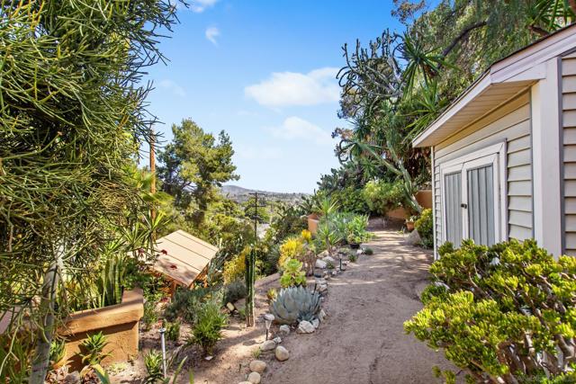 4723 Boulder Pl, La Mesa CA: https://media.crmls.org/mediaz/47ee7501-b947-47bc-ae33-0db30354d9e3.jpg