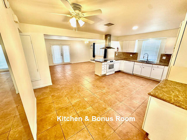 Image 3 of 44 For 73073 Santa Rosa Way