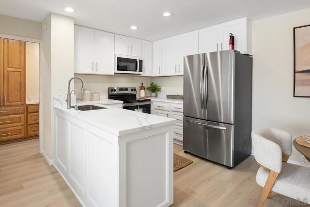 1855 Diamond St, San Diego CA: https://media.crmls.org/mediaz/47eece65-00ab-4c83-b7dd-c0ce74cec3b1.jpg