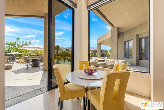 4 Paradise Cove Court, Rancho Mirage CA: https://media.crmls.org/mediaz/47eefcae-145b-4907-87c4-56b1dc40e83f.jpg