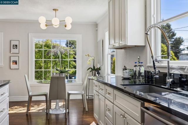 3036 Delaware St, Oakland CA: https://media.crmls.org/mediaz/47ef0ea3-a38a-4cdf-9e26-1faccde9af8d.jpg