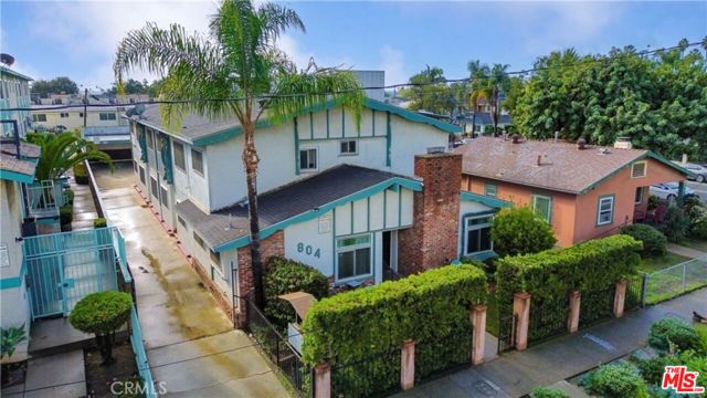 804 E Kelso Street, Inglewood CA: https://media.crmls.org/mediaz/47efa4b6-1cc1-428e-a58c-50520167a9eb.jpg