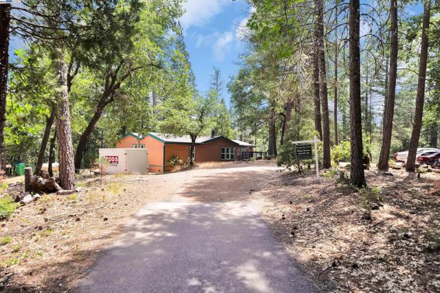 13567 Raccoon Mountain Rd, Grass Valley CA: https://media.crmls.org/mediaz/47f03c2f-1429-45fb-a74a-1a746015c43f.jpg