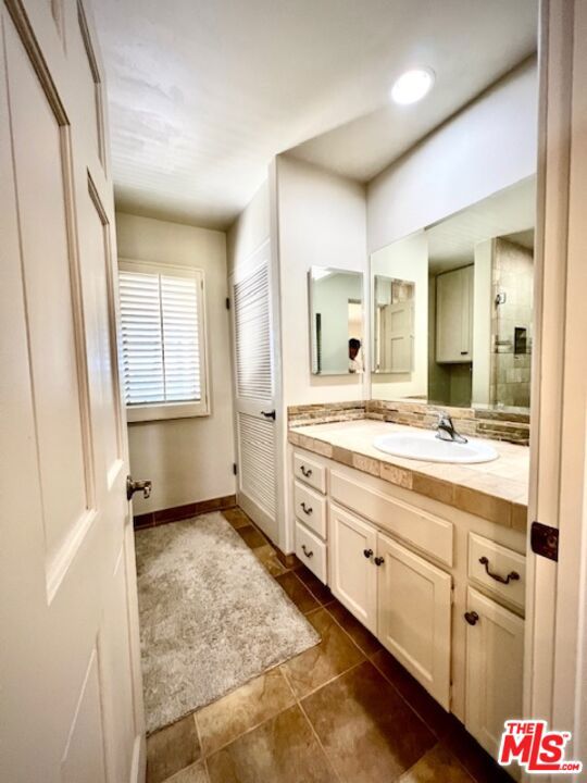 3044 Camino Cielo, Fallbrook CA: https://media.crmls.org/mediaz/47f05b24-636a-4a2a-90ec-575f387a9975.jpg