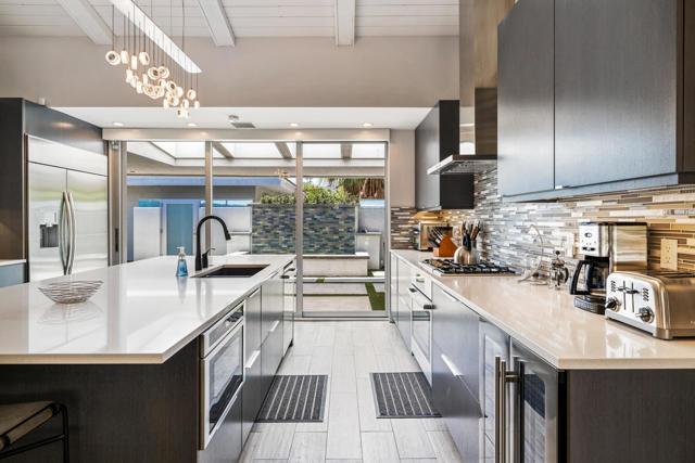 580 W Panga Way, Palm Springs CA: https://media.crmls.org/mediaz/47f1afc6-c916-4805-a111-46efc652b4b6.jpg