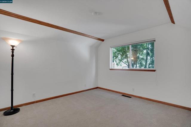 1027 W Arlington Way, Martinez CA: https://media.crmls.org/mediaz/47f1ead6-fd49-4f8e-9dea-a7597911d64b.jpg