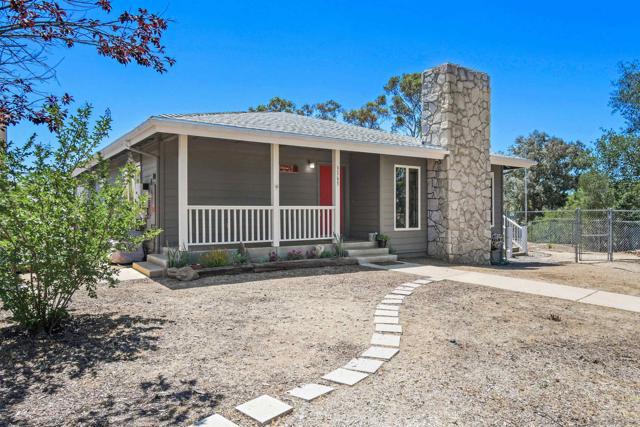 3165 Torreon Dr, Alpine CA: https://media.crmls.org/mediaz/47f231d4-5b97-40d6-b871-c9f3631aff2a.jpg