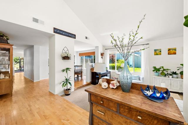 Detail Gallery Image 7 of 75 For 3432 Mount Ariane Dr, San Diego,  CA 92111 - 4 Beds | 2 Baths