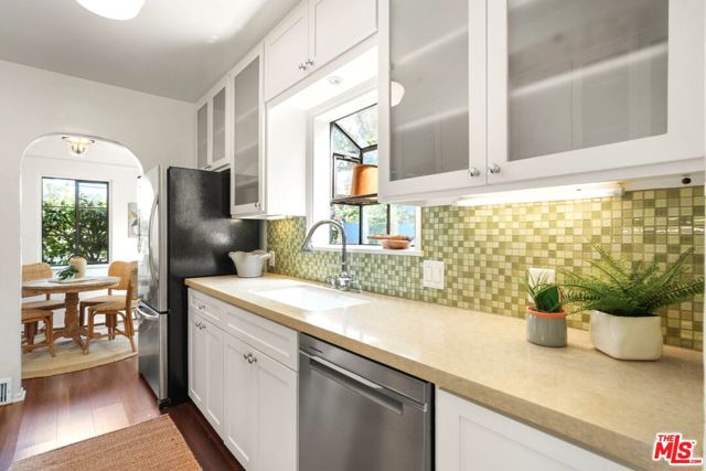 2218 Pearl Street, Santa Monica CA: https://media.crmls.org/mediaz/47f2d4a1-5a3d-4777-a2ba-5de8362e42c2.jpg