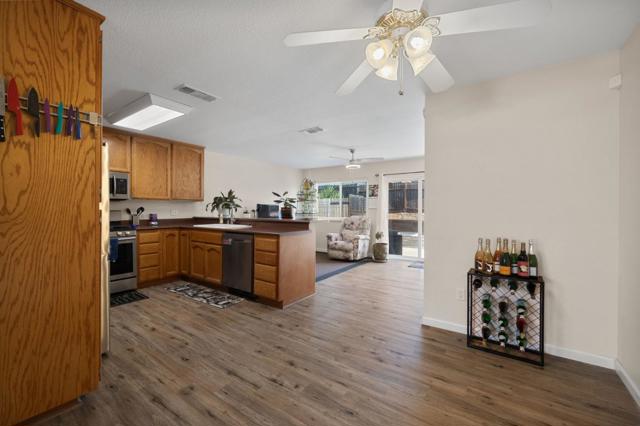 4165 Ernestine Way, North Highlands CA: https://media.crmls.org/mediaz/47f2f99b-6c69-4181-8409-811c4f2ac25f.jpg