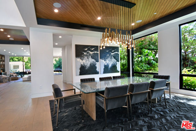 4544 Woodley Avenue, Encino CA: https://media.crmls.org/mediaz/47f3bddf-0ae8-4a97-88ef-afea0fda988d.jpg