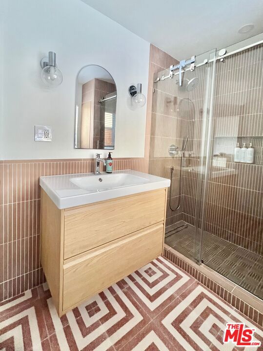 17728 Porto Marina Way, Pacific Palisades CA: https://media.crmls.org/mediaz/47f3c29b-8e21-46a5-b4ae-645525e3e06f.jpg