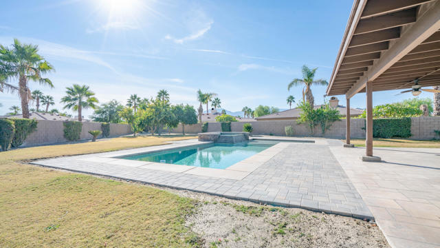 79925 Corte Calero, La Quinta CA: https://media.crmls.org/mediaz/47f43fd0-b443-496b-abb3-aa6e895386b5.jpg