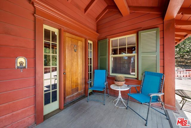 1060 Tremonto Road, Santa Barbara CA: https://media.crmls.org/mediaz/47f44ca7-895b-44fb-aeb8-3401f79af059.jpg