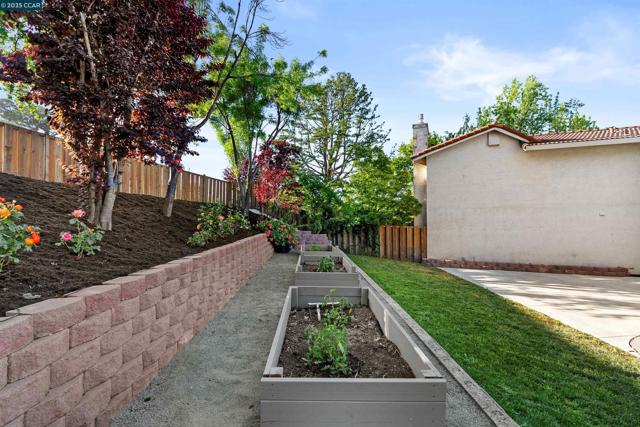 2916 Sombrero Circle, San Ramon CA: https://media.crmls.org/mediaz/47f44cac-0398-4e6d-9b5e-c11d3b7940f3.jpg