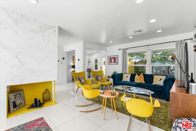 3963 E Calle San Antonio, Palm Springs, CA 92264