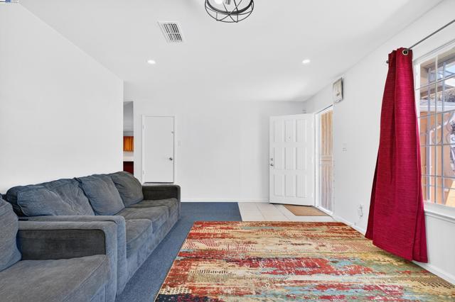 4300 Berk Ave, Richmond CA: https://media.crmls.org/mediaz/47f47bad-c483-4543-8548-077a5a755acf.jpg
