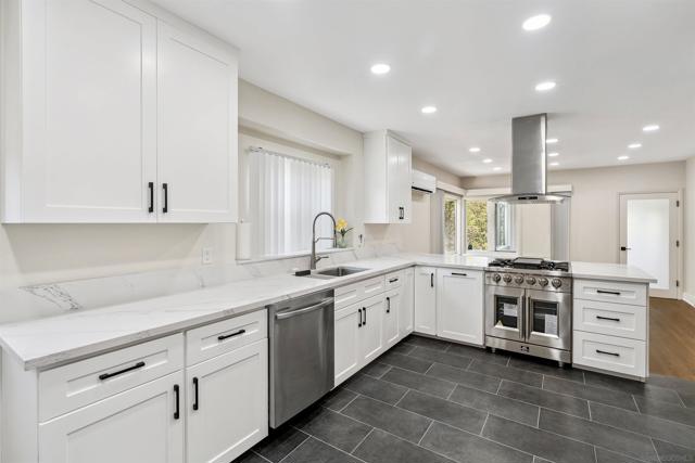4811 E Alder Dr, San Diego CA: https://media.crmls.org/mediaz/47f53b67-8ed1-4a34-808f-8f0dcb4f3042.jpg
