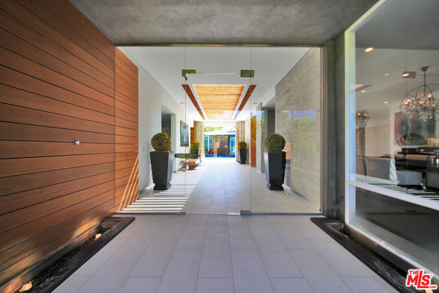 3054 Elvido Drive, Los Angeles CA: https://media.crmls.org/mediaz/47f556fc-73fe-48ca-b478-89ad9f73a378.jpg