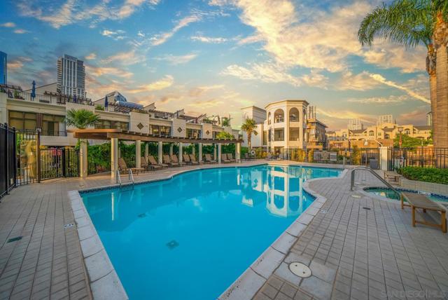 700 W Harbor Dr, San Diego CA: https://media.crmls.org/mediaz/47f5884a-4566-4ea4-8b0d-7fd9662603b0.jpg