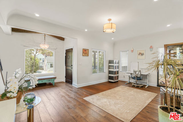 1042 S Stanley Avenue, Los Angeles CA: https://media.crmls.org/mediaz/47f5ba33-483c-4023-8f4a-f7d0597070a1.jpg