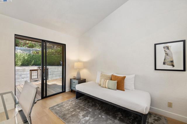 5708 Colton Blvd, Oakland CA: https://media.crmls.org/mediaz/47f5c0eb-c0ed-48dd-9595-37e53d91d0cc.jpg