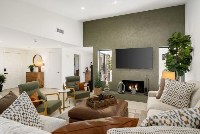99 Camino Arroyo Place, Palm Desert CA: https://media.crmls.org/mediaz/47f614e6-97ff-45ee-8896-02808375b328.jpg